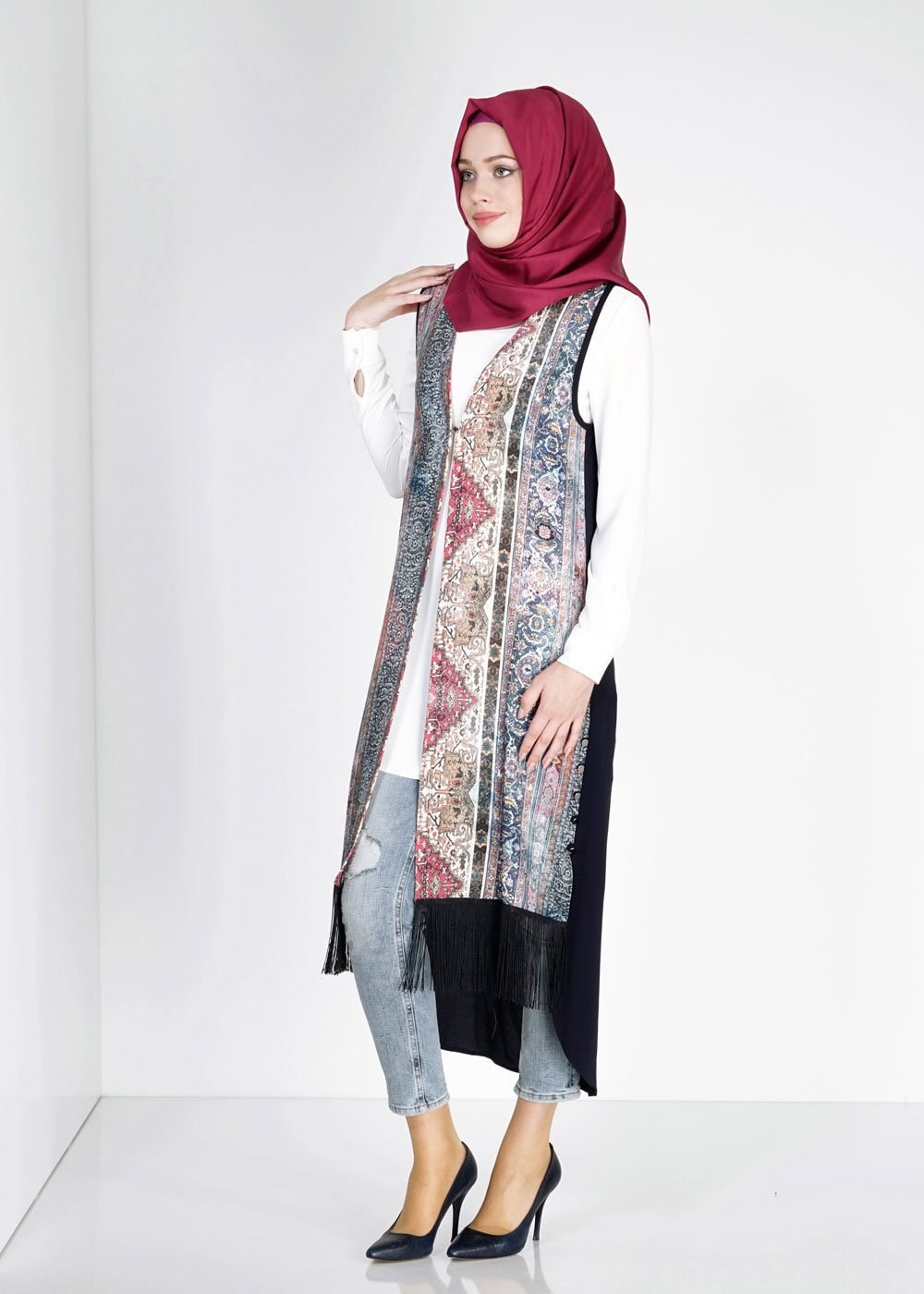 Tesettür giyim LACİVERT ETNİK DESENLİ PÜSKÜL DETAYLI YELEK 4764