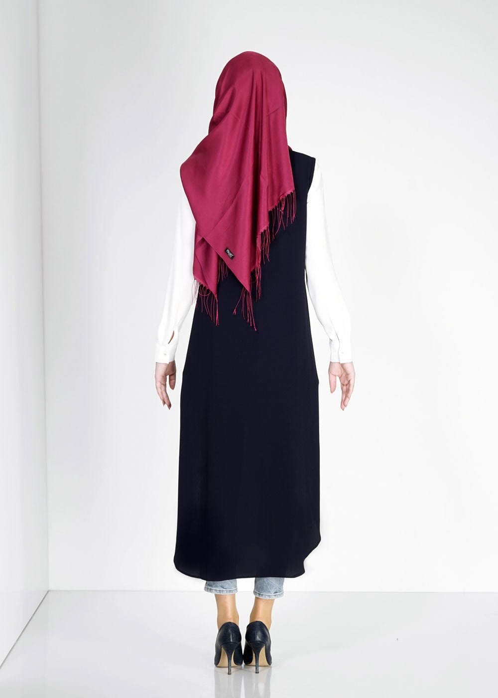 Tesettür giyim LACİVERT ETNİK DESENLİ PÜSKÜL DETAYLI YELEK 4764