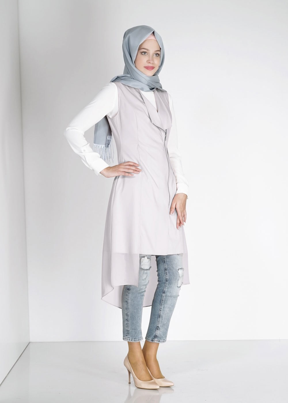 Tesettür giyim BEJ ASİMETRİK KESİM FERMUARLI YELEK 4794