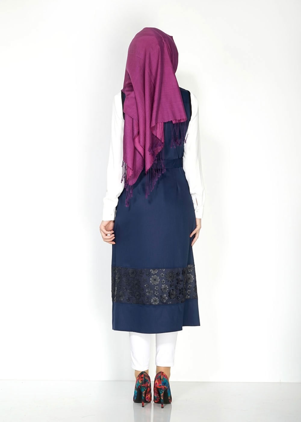 Tesettür giyim LACİVERT ÇİÇEK DESENLİ FERMUARLI YELEK 4795