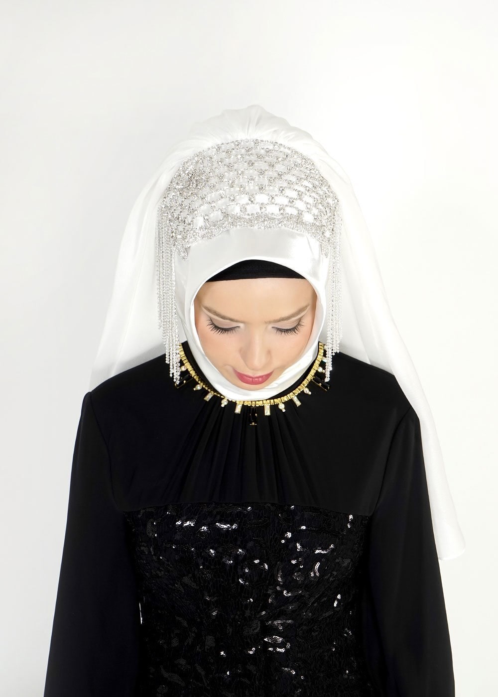 Tesettür giyim BEYAZ ALVİNA TAŞLI HAZIR EŞARP 106031