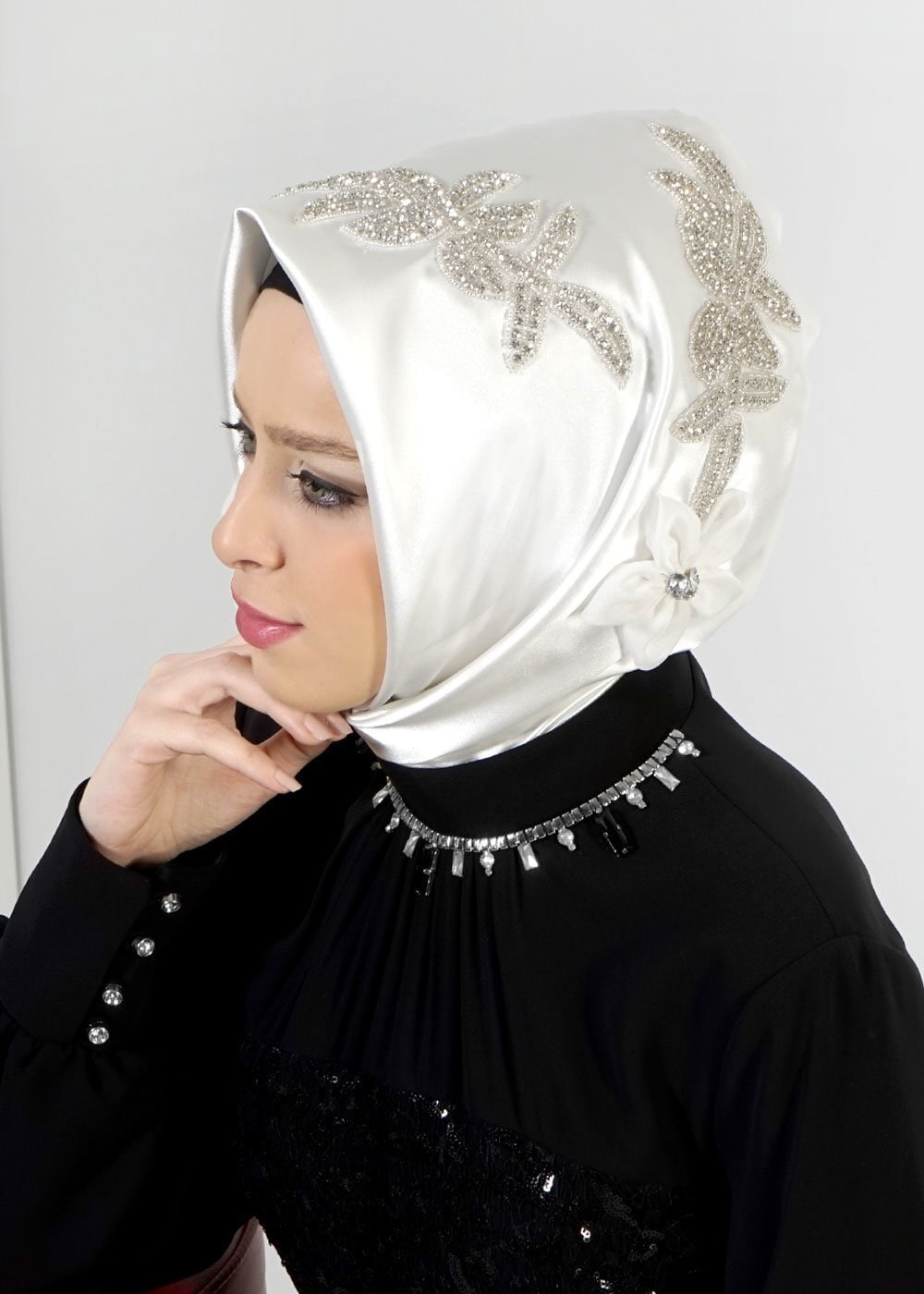 Vêtements hijab BLANC ÉCHARPE INSTANTANÉE ALVINA AVEC GEM BRODÉ 106044