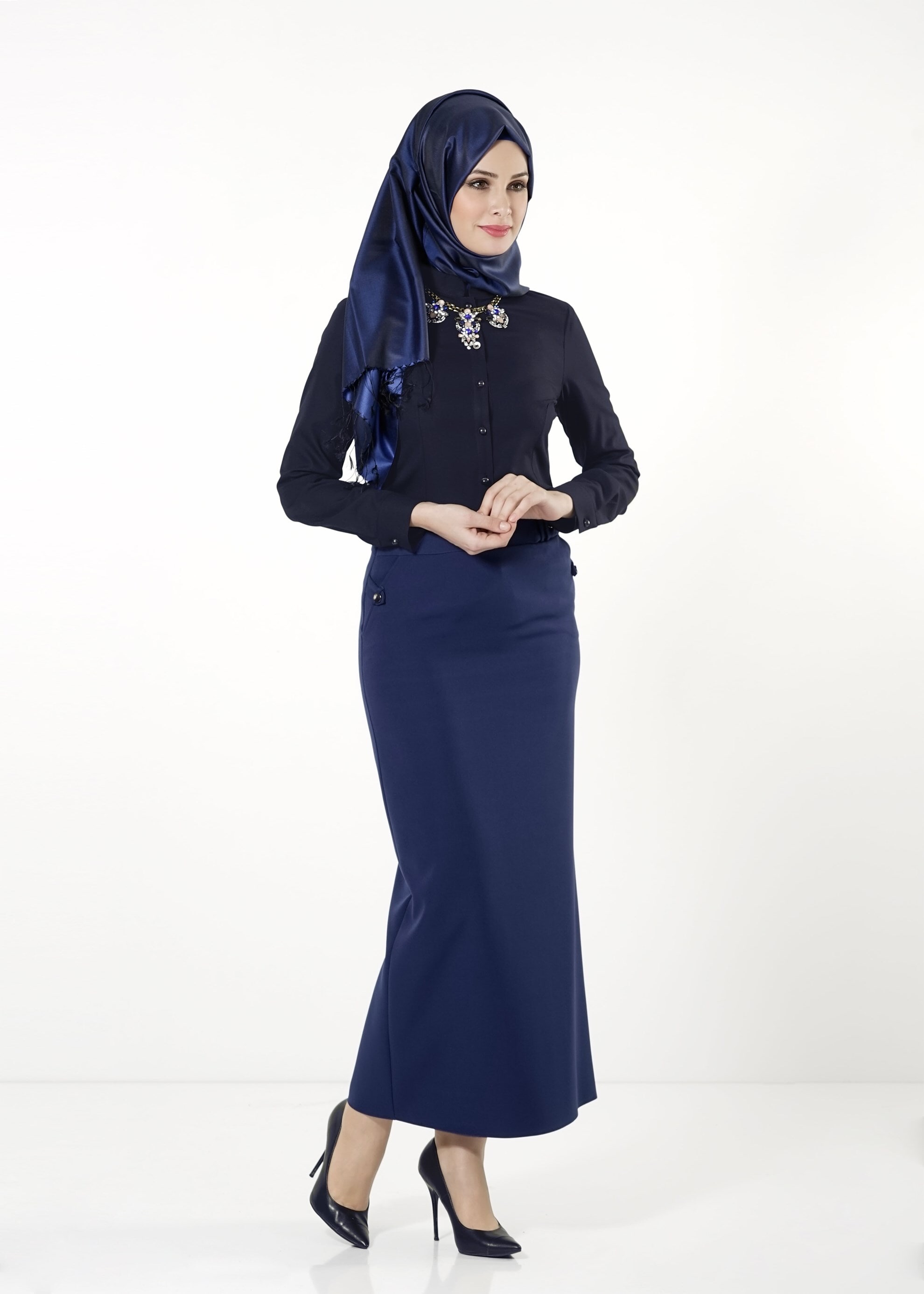 Tesettür giyim LACİVERT DÜĞMELİ BLUZ 4104 