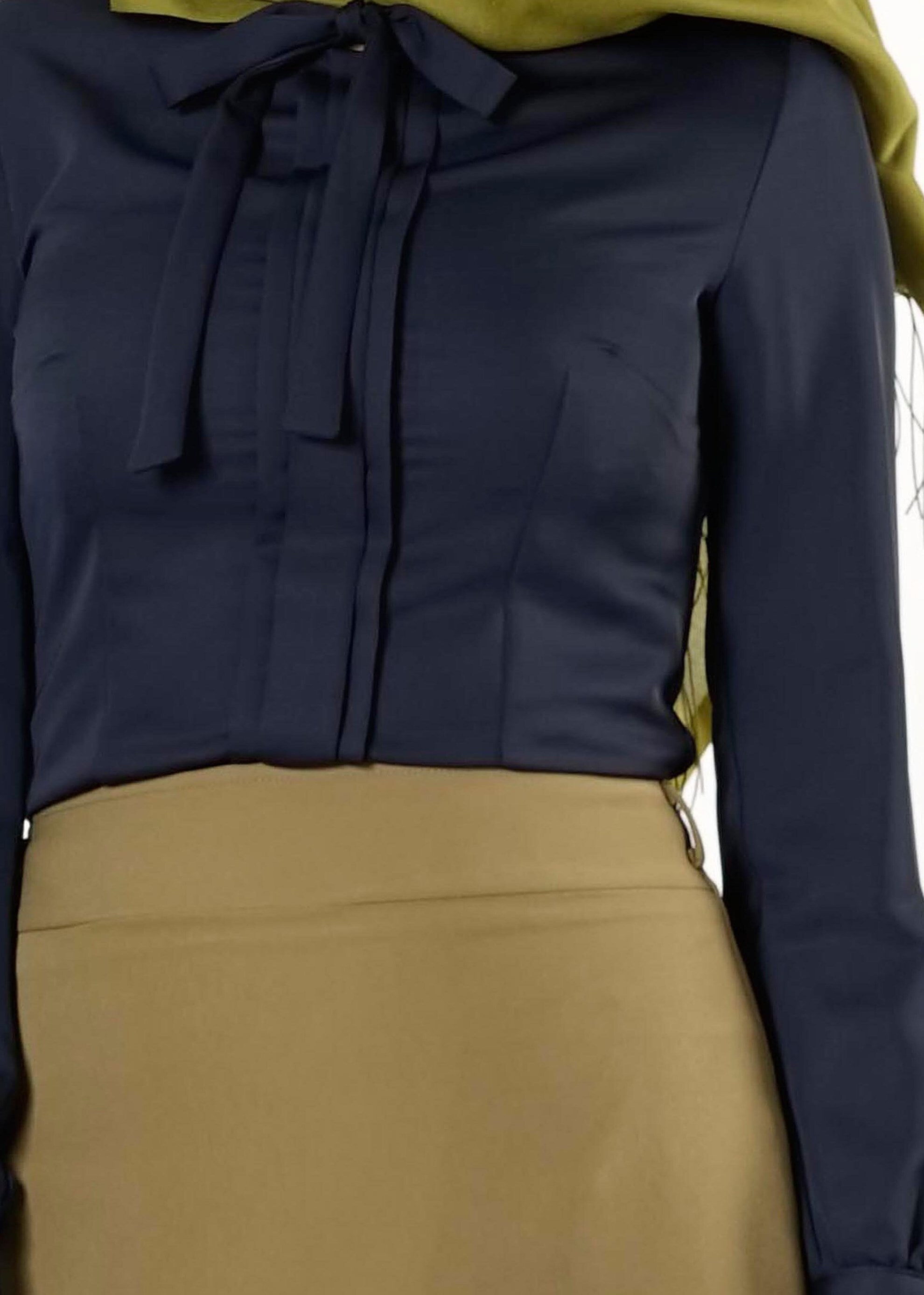 Tesettür giyim LACİVERT BAĞLAMA DETAYLI BLUZ 4123 