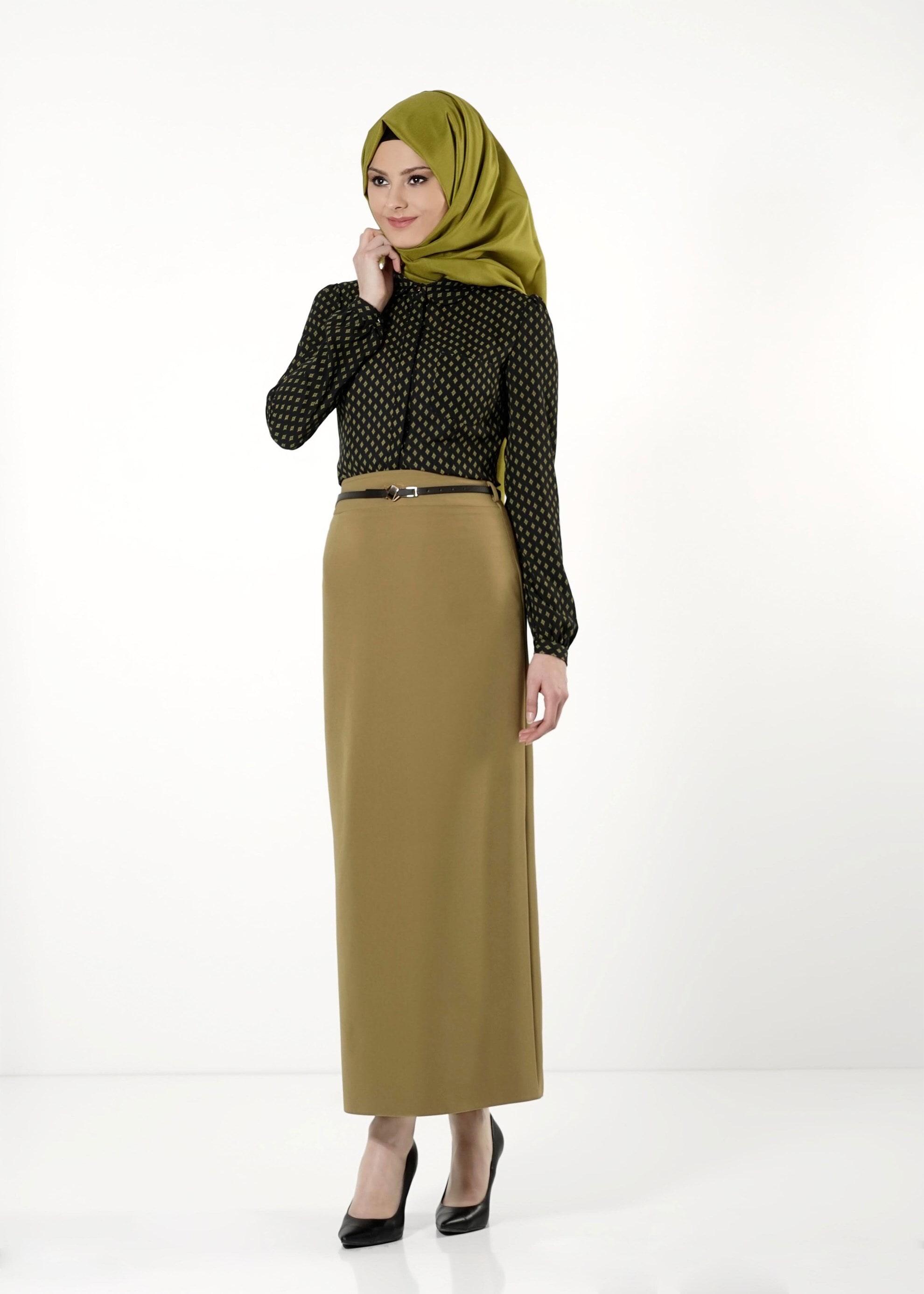 Tesettür giyim SİYAH DESENLİ DÜĞME DETAYLI BLUZ 4139