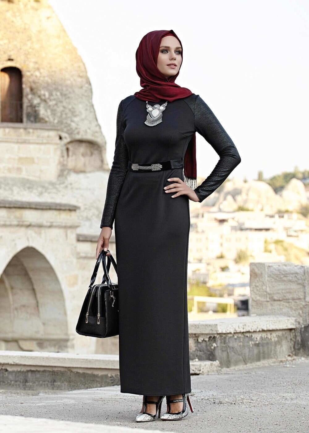 Tesettür giyim SİYAH KOLLARI DERİ ELBİSE 4024 