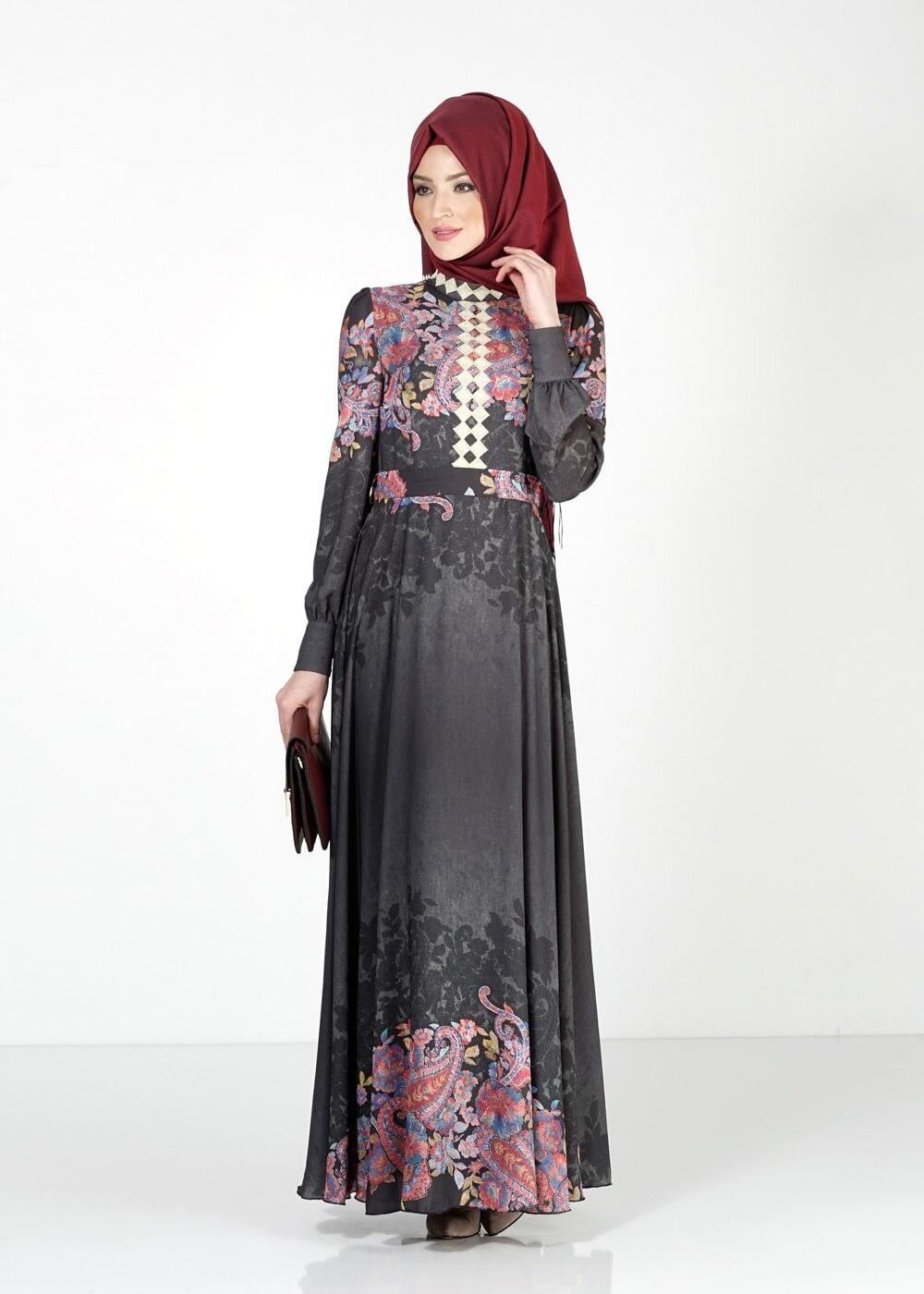 Tesettür giyim SİYAH ÇİÇEK DESENLİ ELBİSE 4057 