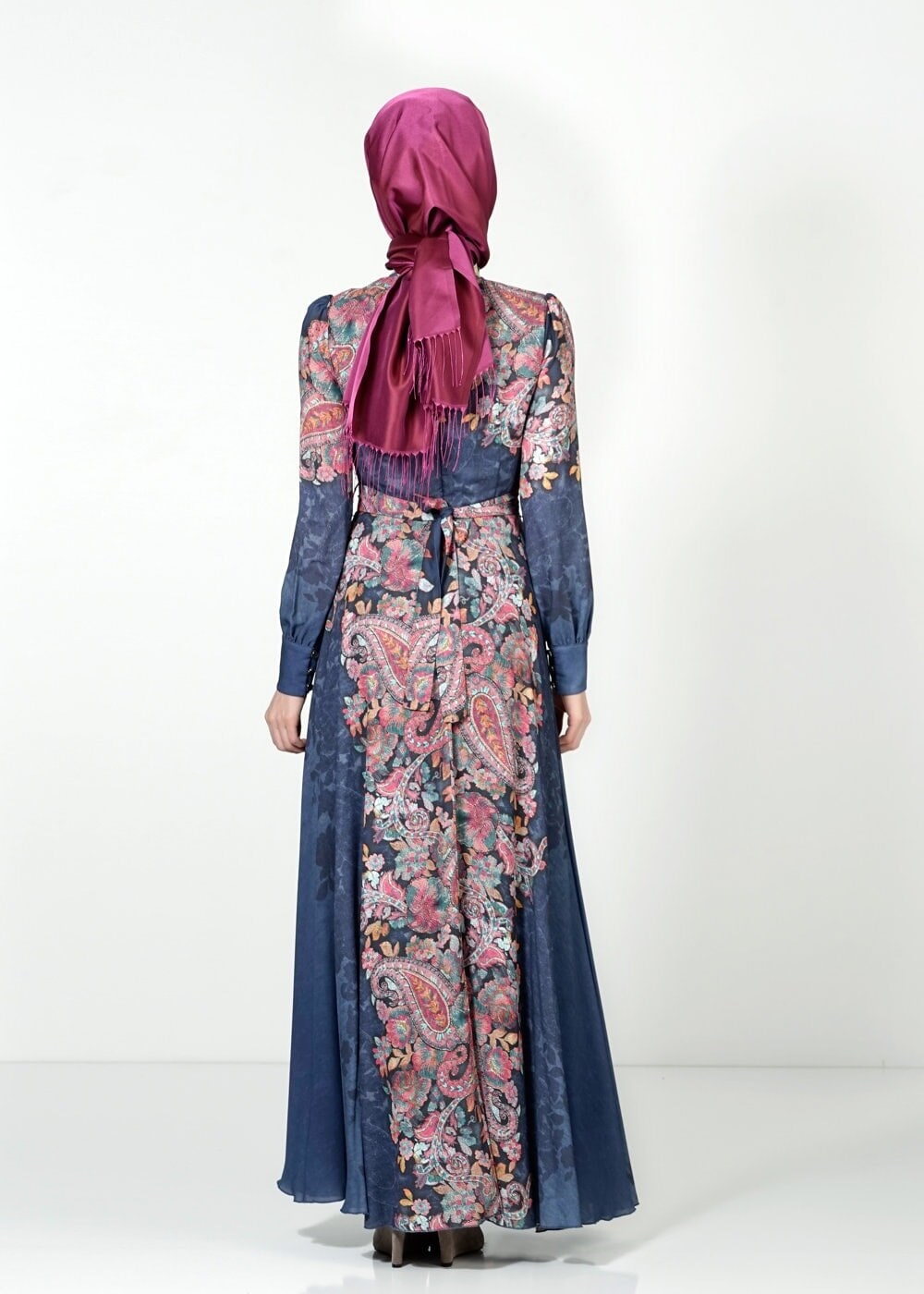 Tesettür giyim LACİVERT ÇİÇEK DESENLİ ELBİSE 4057 