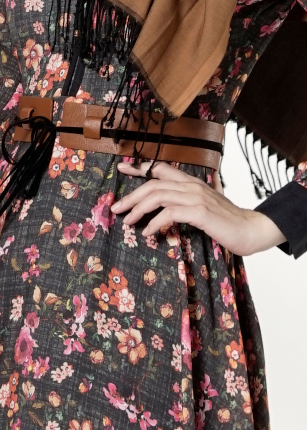 Tesettür giyim SİYAH DESENLİ ELBİSE 4059 