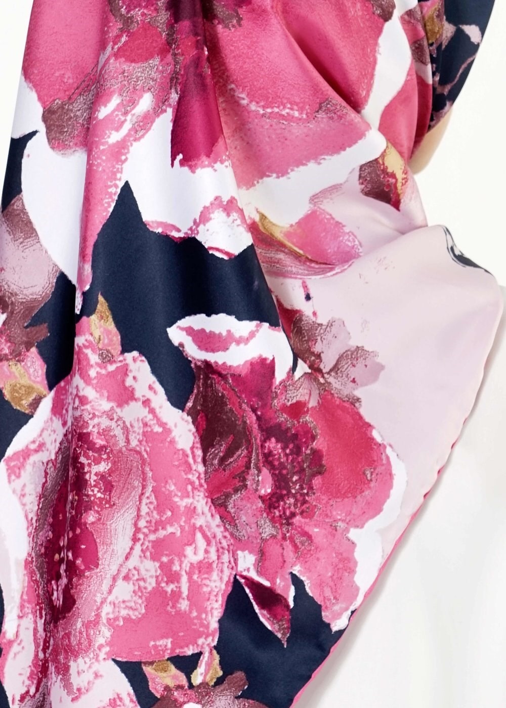 Tesettür giyim LACİVERT 12242 ALVİNA DESENLİ EŞARP