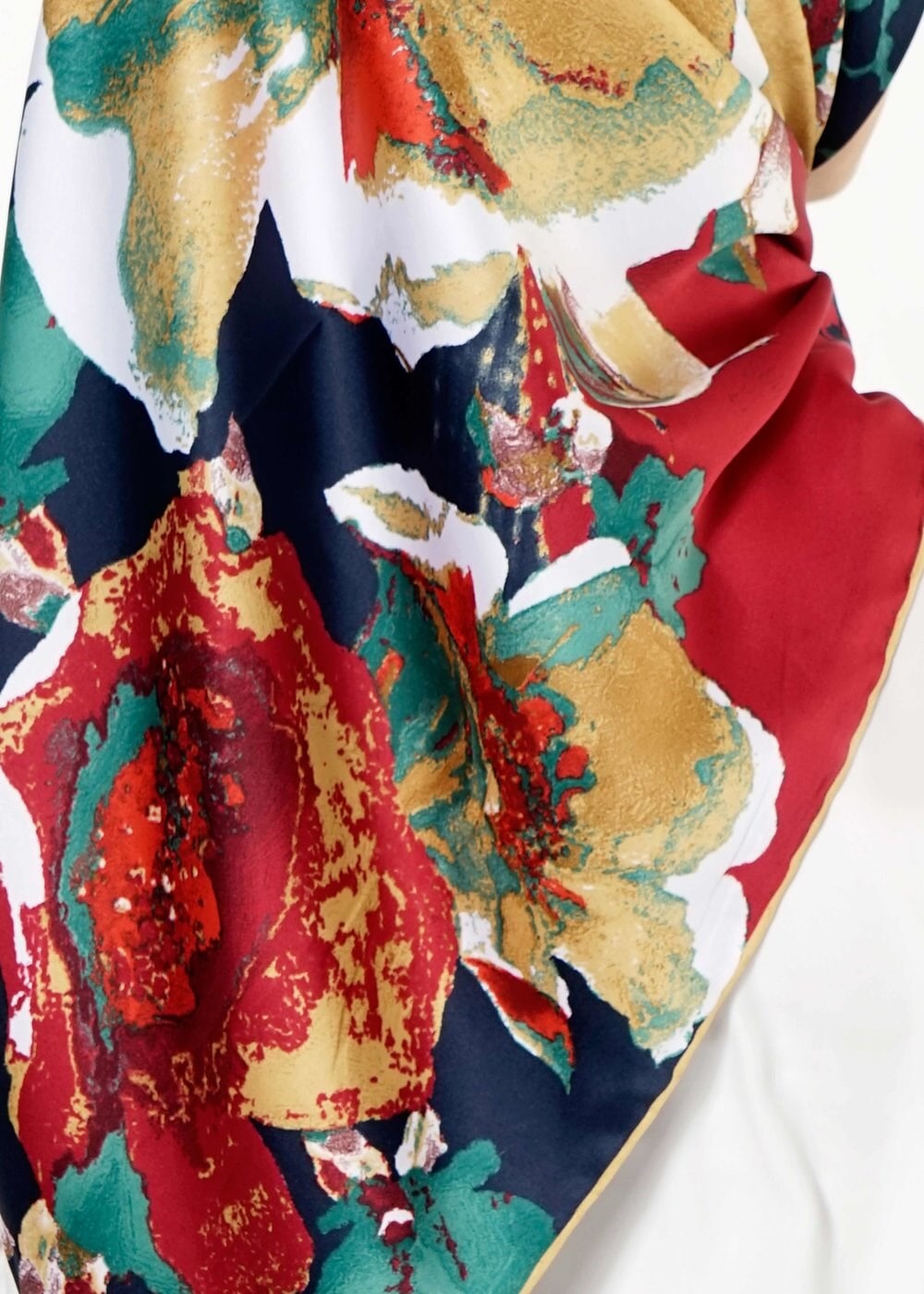 Tesettür giyim LACİVERT 12242 ALVİNA DESENLİ EŞARP