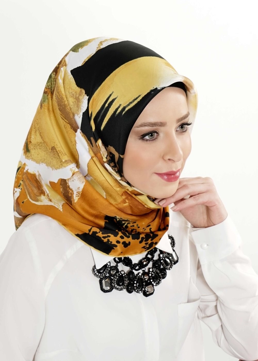 Tesettür giyim SİYAH 12242 ALVİNA DESENLİ EŞARP