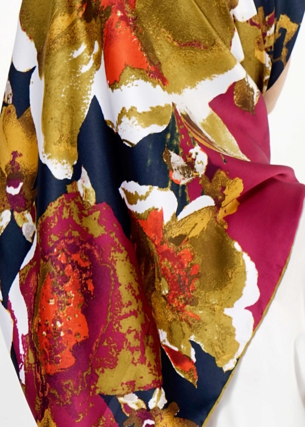 Tesettür giyim LACİVERT 12242 ALVİNA DESENLİ EŞARP