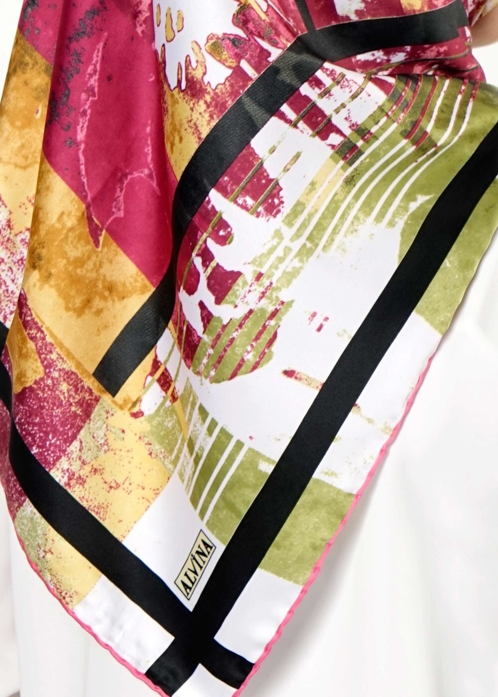 Tesettür giyim FUŞYA 12472 ALVİNA DESENLİ EŞARP