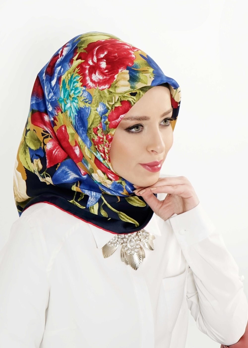 Tesettür giyim LACİVERT 12569 ALVİNA DESENLİ EŞARP