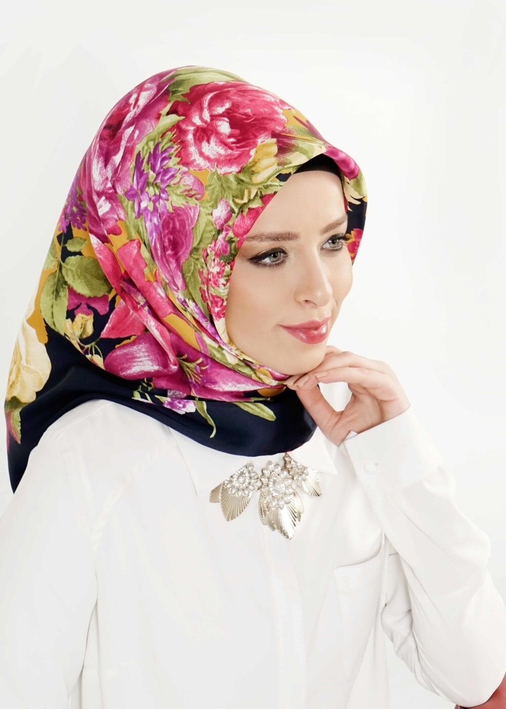 Tesettür giyim LACİVERT 12569 ALVİNA DESENLİ EŞARP