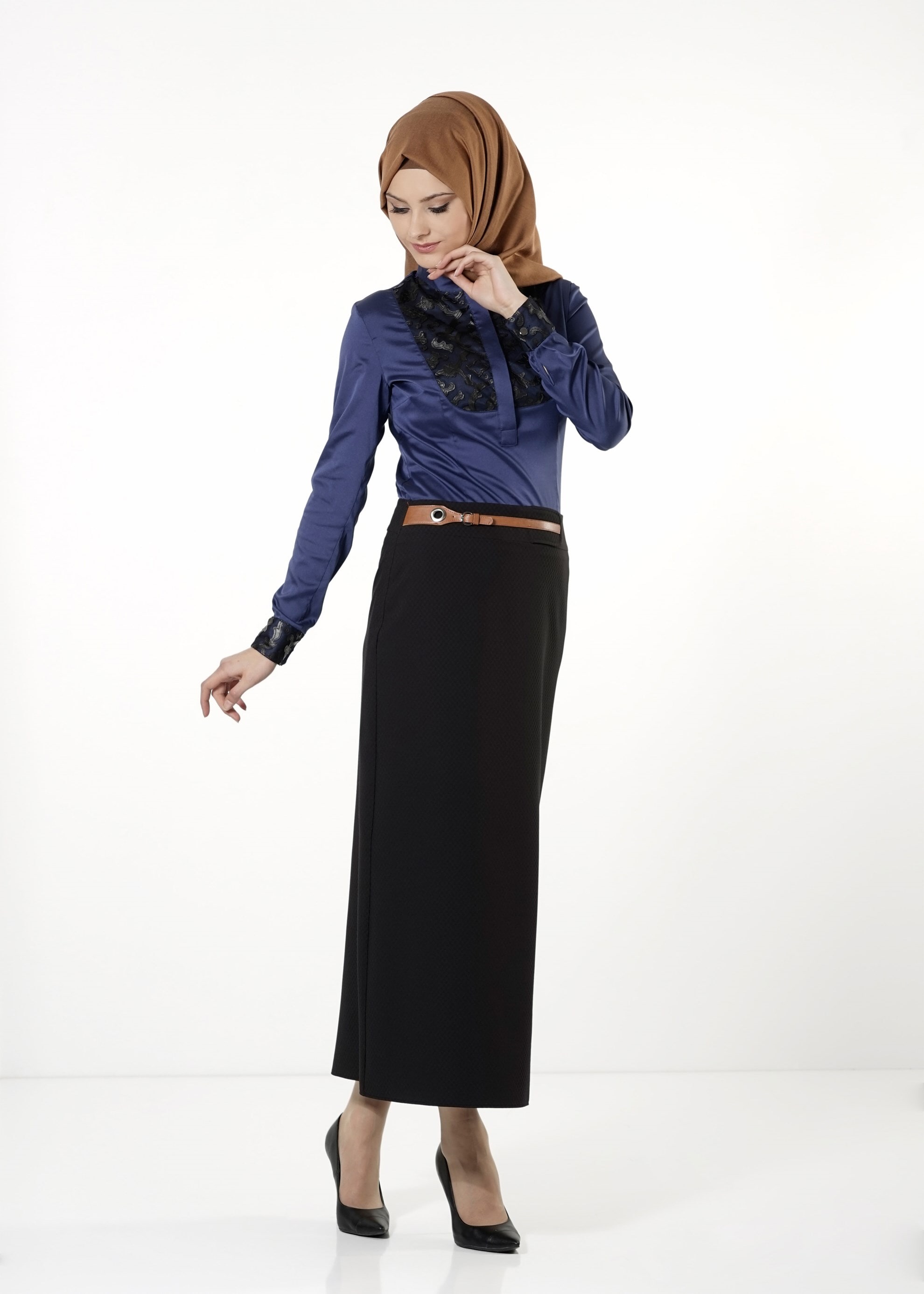 Tesettür giyim SİYAH KEMER DETAYLI DÜZ KESİM ETEK 6772 