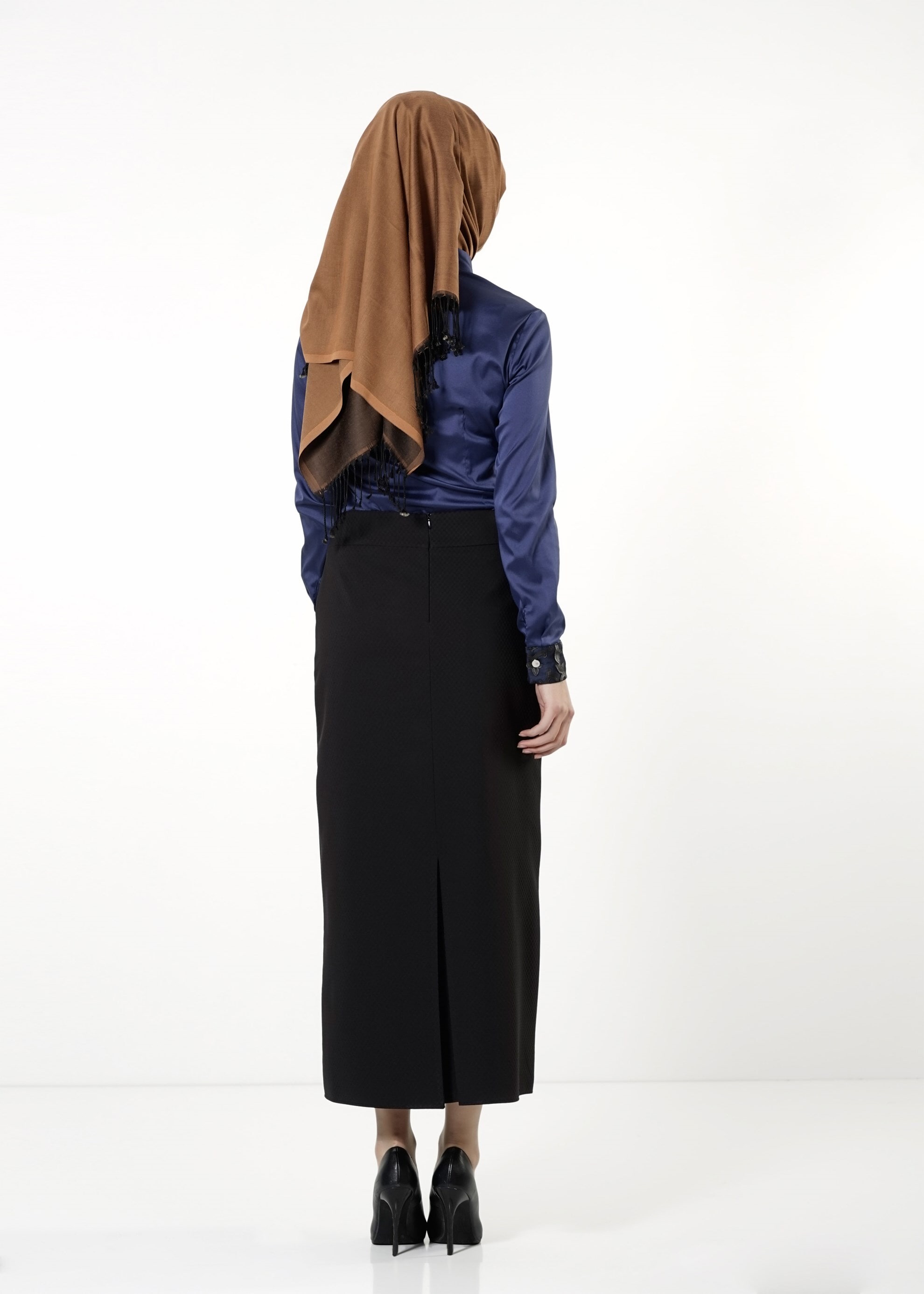 Tesettür giyim SİYAH KEMER DETAYLI DÜZ KESİM ETEK 6772 