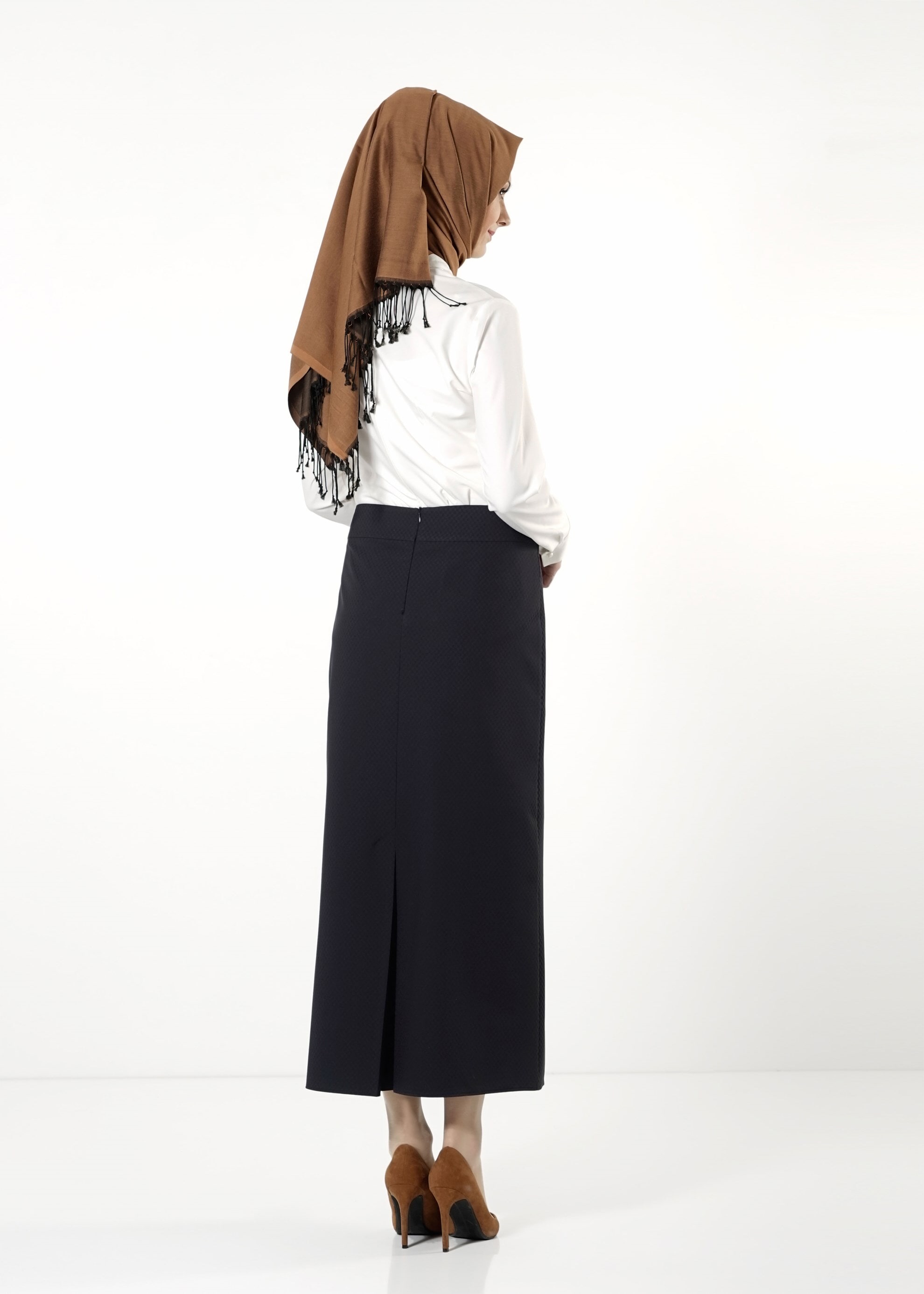 Tesettür giyim LACİVERT KEMER DETAYLI DÜZ KESİM ETEK 6772 