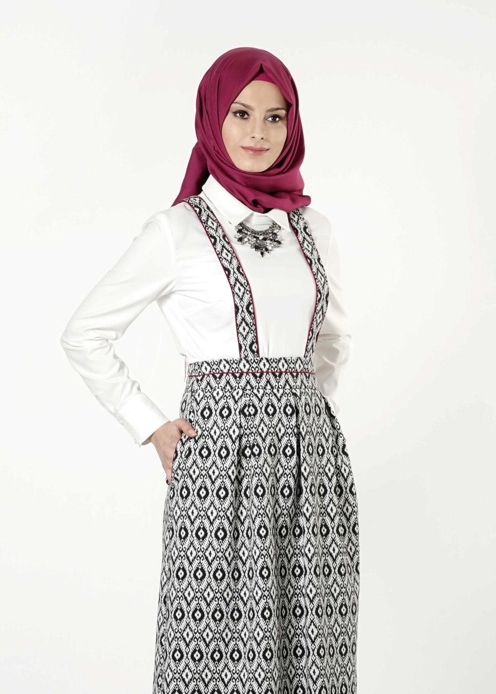 Tesettür giyim SİYAH DESENLİ ASKILI ETEK 6800 