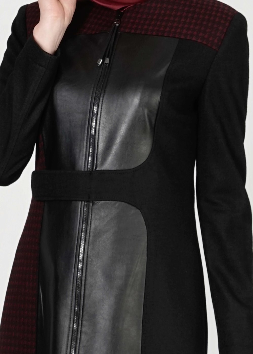 Tesettür giyim BORDO DERİ DETAYLI KABAN 9341 