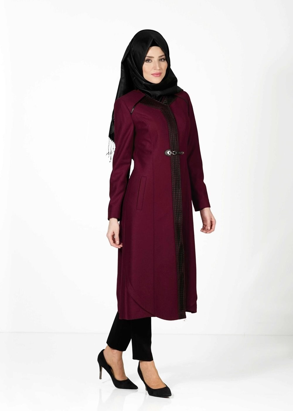 Tesettür giyim BORDO ÖNÜ TOKA DETAYLI KABAN 9351 