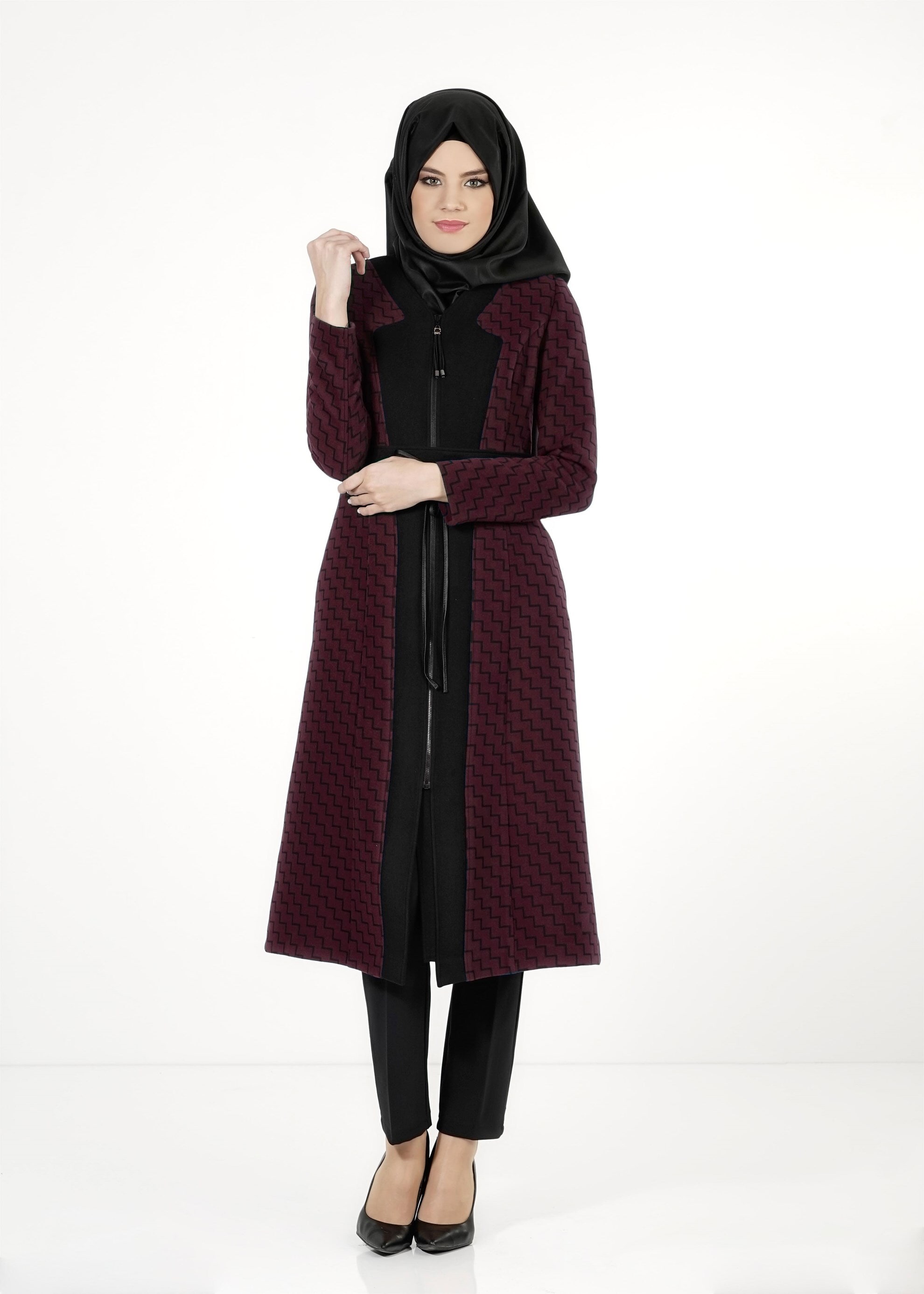 Tesettür giyim BORDO BELİ İP DETAYLI KENDİNDEN DESENLİ KABAN 9364