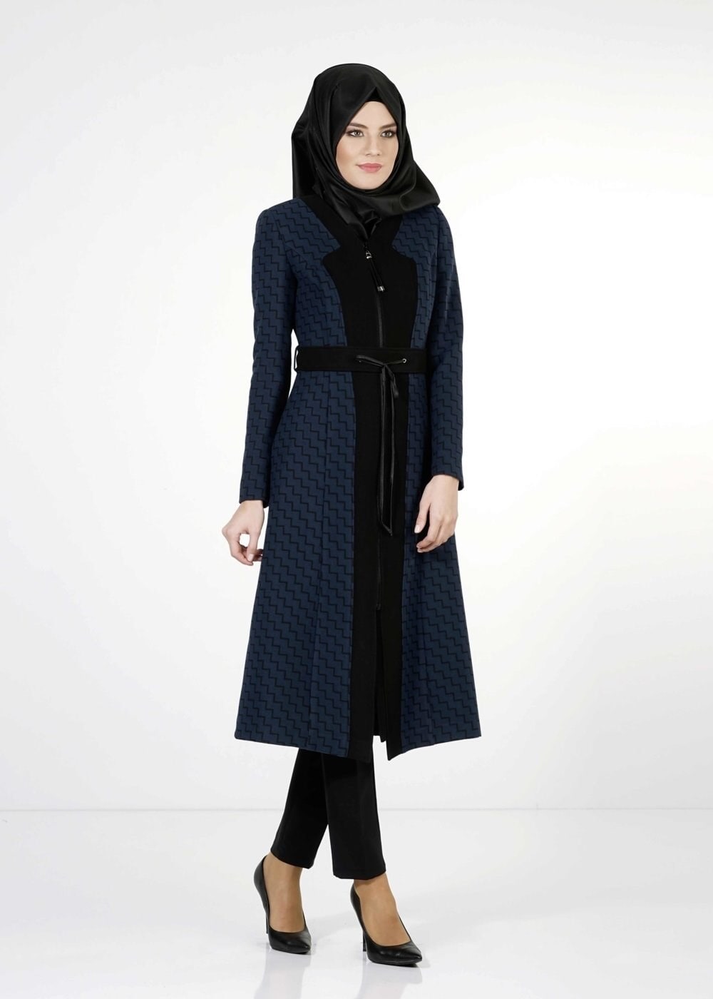 Tesettür giyim LACİVERT BELİ İP DETAYLI KENDİNDEN DESENLİ KABAN 9364