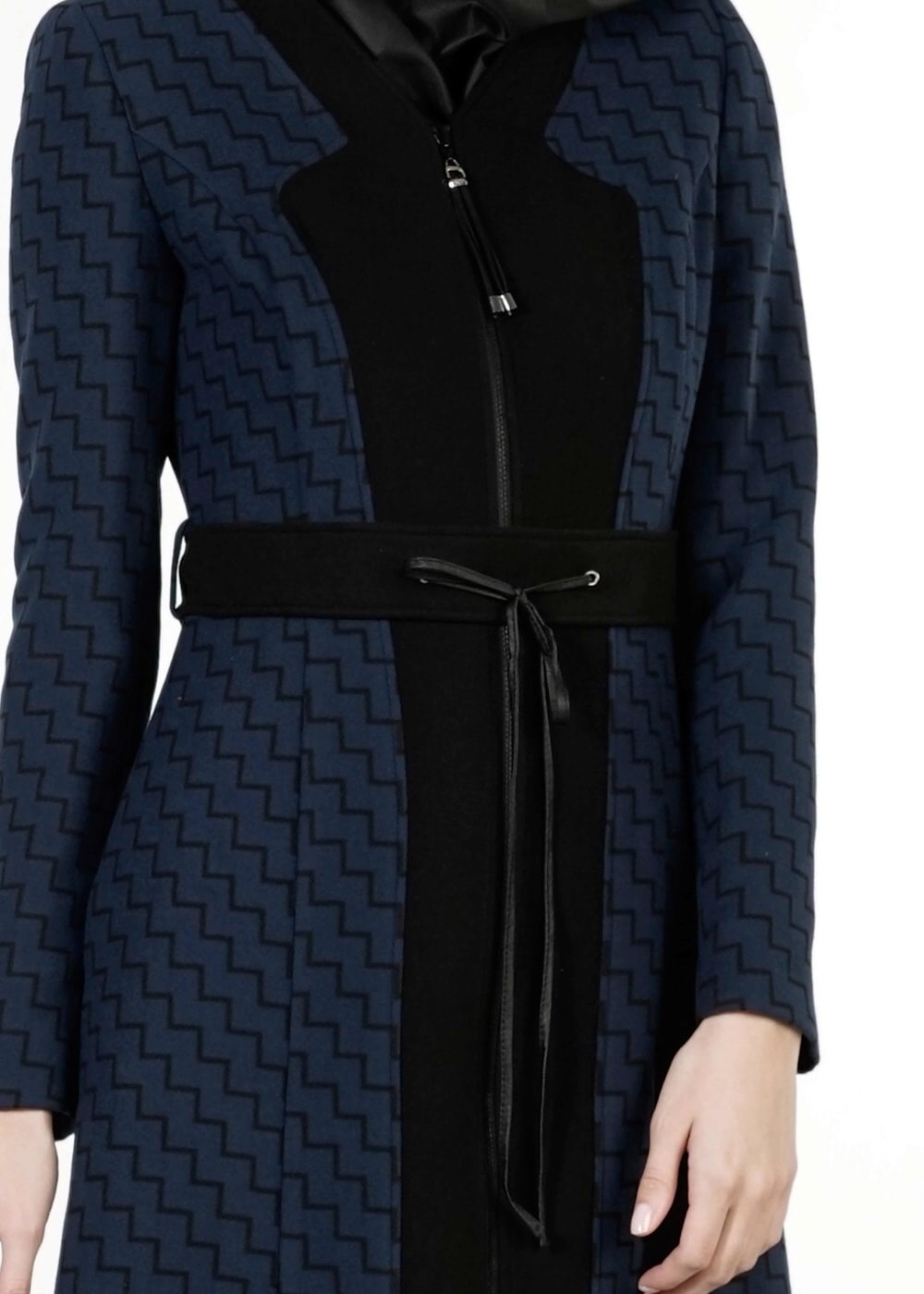 Tesettür giyim LACİVERT BELİ İP DETAYLI KENDİNDEN DESENLİ KABAN 9364