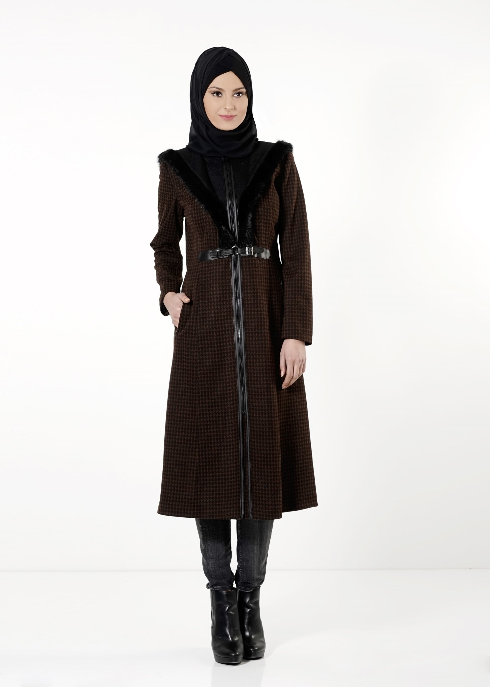 Tesettür giyim KAHVE KÜRK DETAYLI KAZAYAĞI DESEN KABAN 9365 