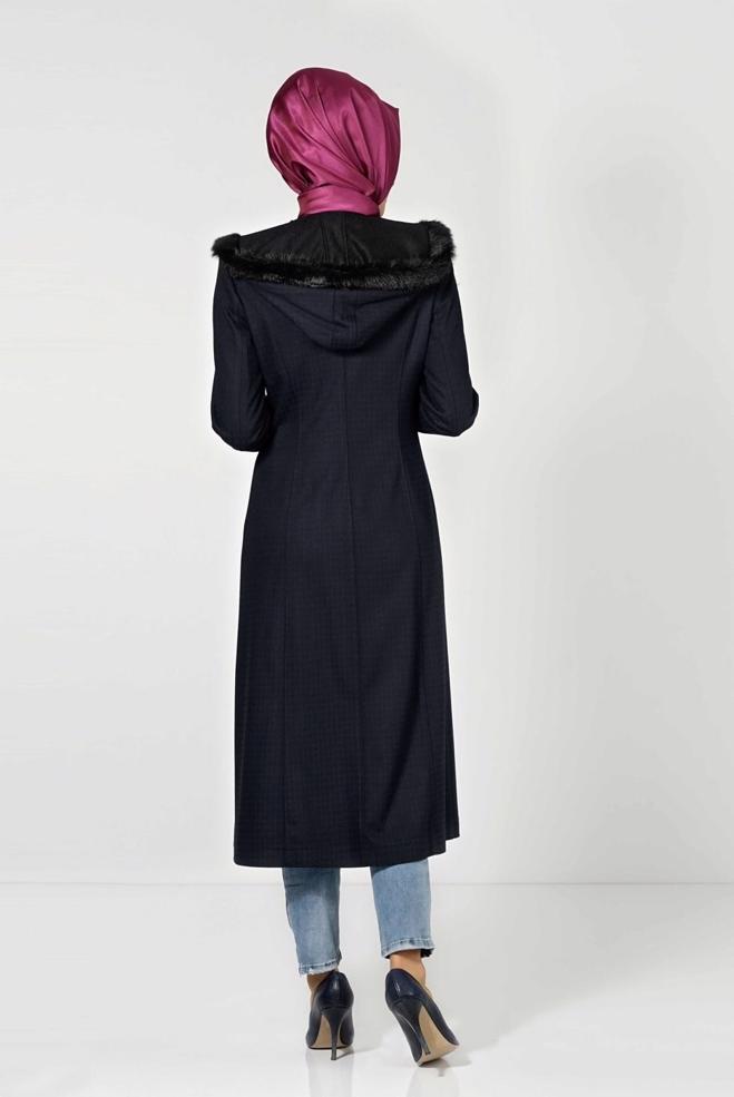 Tesettür giyim LACİVERT KÜRK DETAYLI KAZAYAĞI DESEN KABAN 9365  - ALVİNA