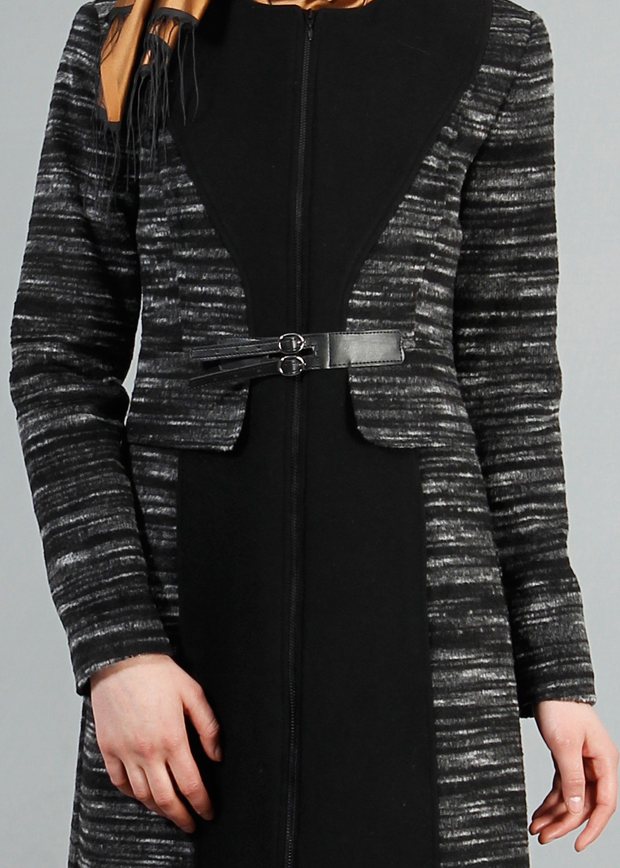 Tesettür giyim GRİ KIRÇILLI FERMUARLI KABAN 9368 