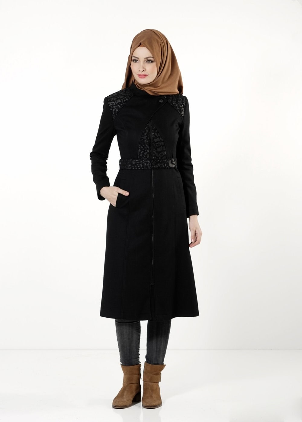 Tesettür giyim SİYAH DESENLİ KABAN 9371 