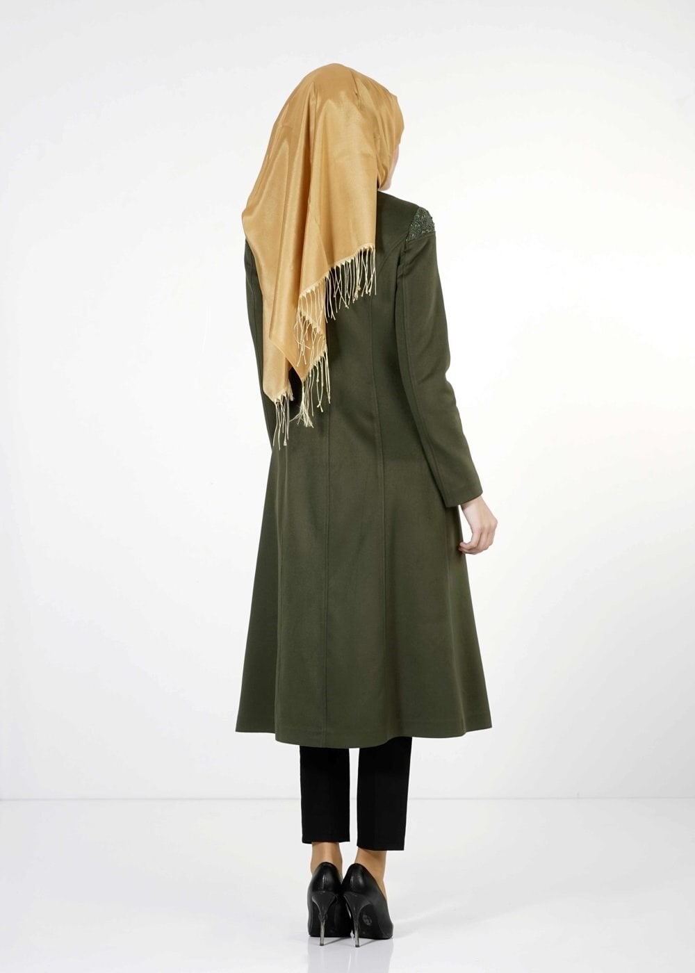 Tesettür giyim YEŞİL DÜĞMELİ KABAN 9397 