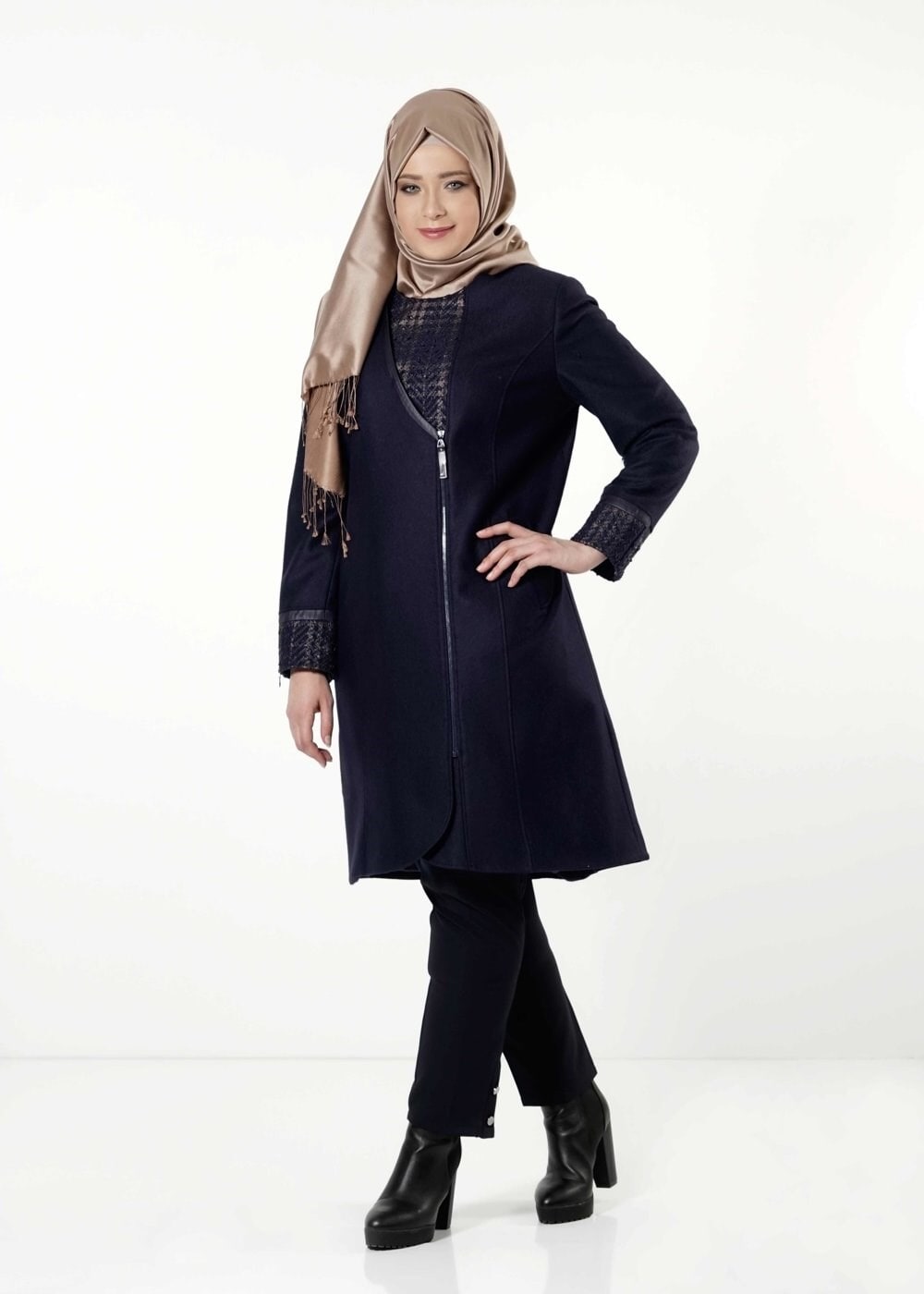 Tesettür giyim LACİVERT EKOSE DETAYLI KABAN 9406 