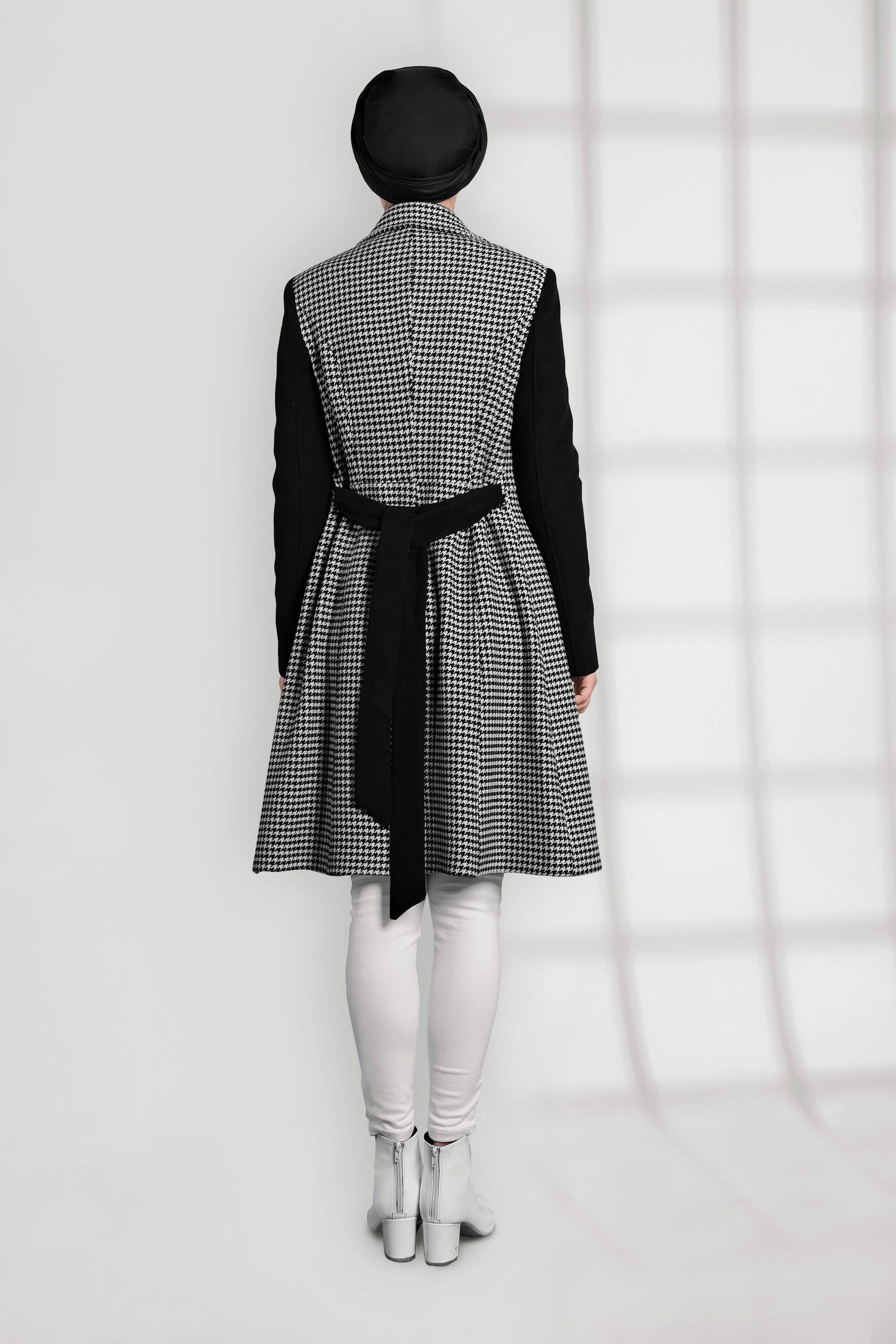 Tesettür giyim SİYAH BELDEN KUŞAKLI KAZAYAĞI KABAN 9419 