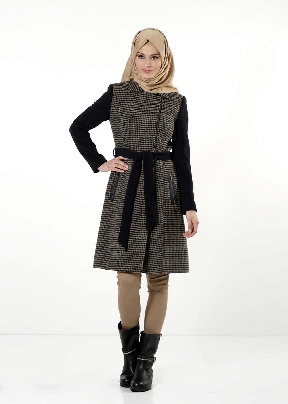 Tesettür giyim LACİVERT BELDEN KUŞAKLI KAZAYAĞI KABAN 9419 