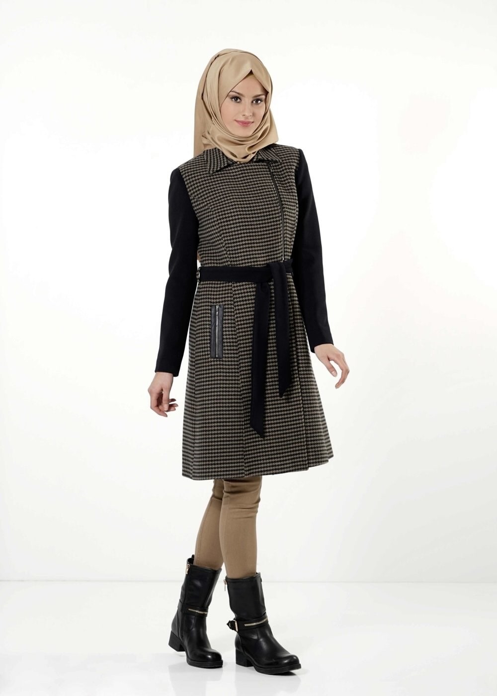 Tesettür giyim LACİVERT BELDEN KUŞAKLI KAZAYAĞI KABAN 9419 