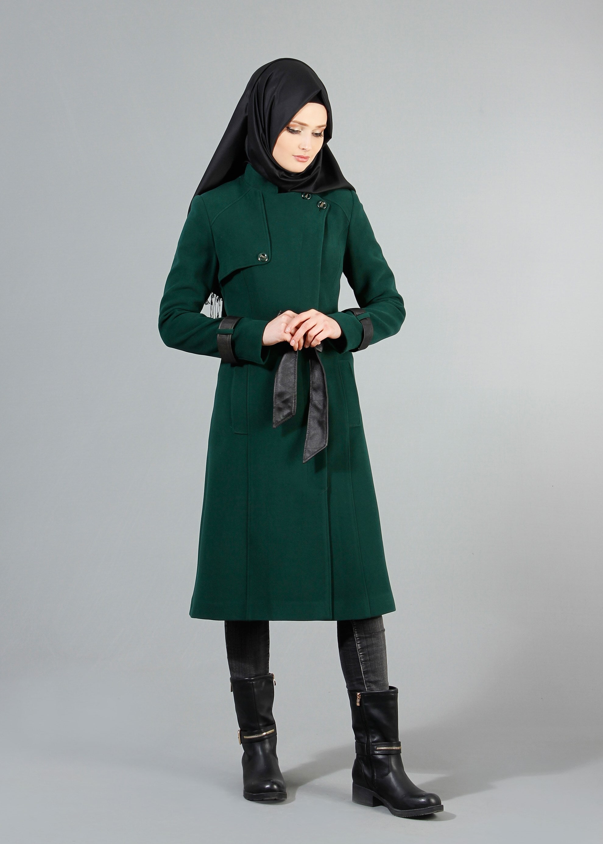 Tesettür giyim YEŞİL DERİ KUŞAKLI KABAN 9420 