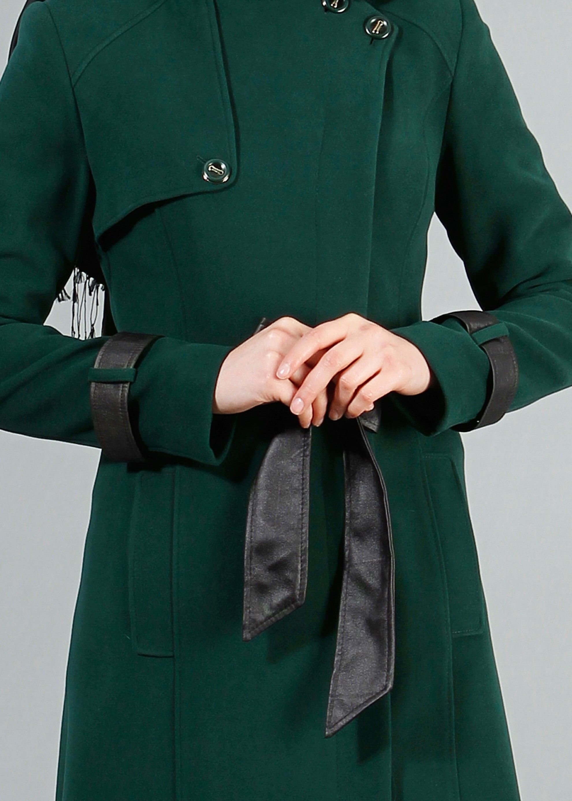 Tesettür giyim YEŞİL DERİ KUŞAKLI KABAN 9420 