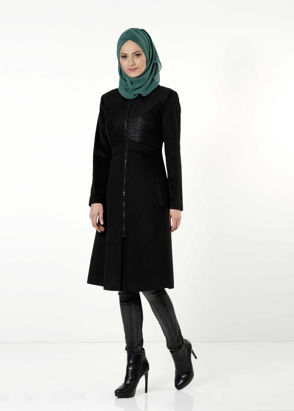 Tesettür giyim SİYAH FERMUARLI KABAN 9426 