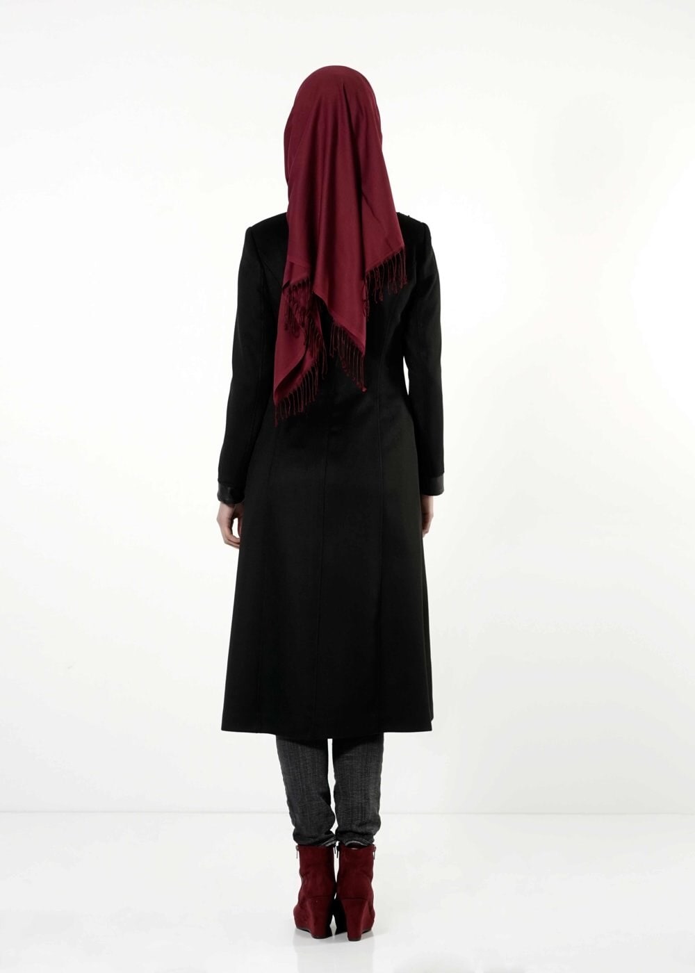 Tesettür giyim SİYAH DÜĞMELİ KABAN 9427 