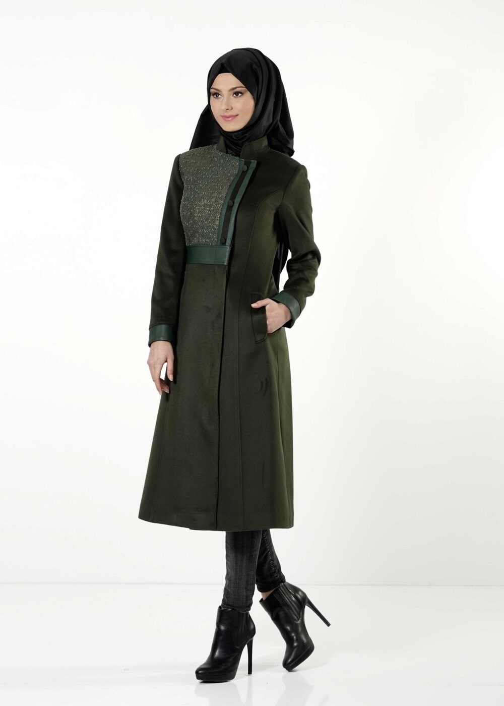 Tesettür giyim YEŞİL DÜĞMELİ KABAN 9427 