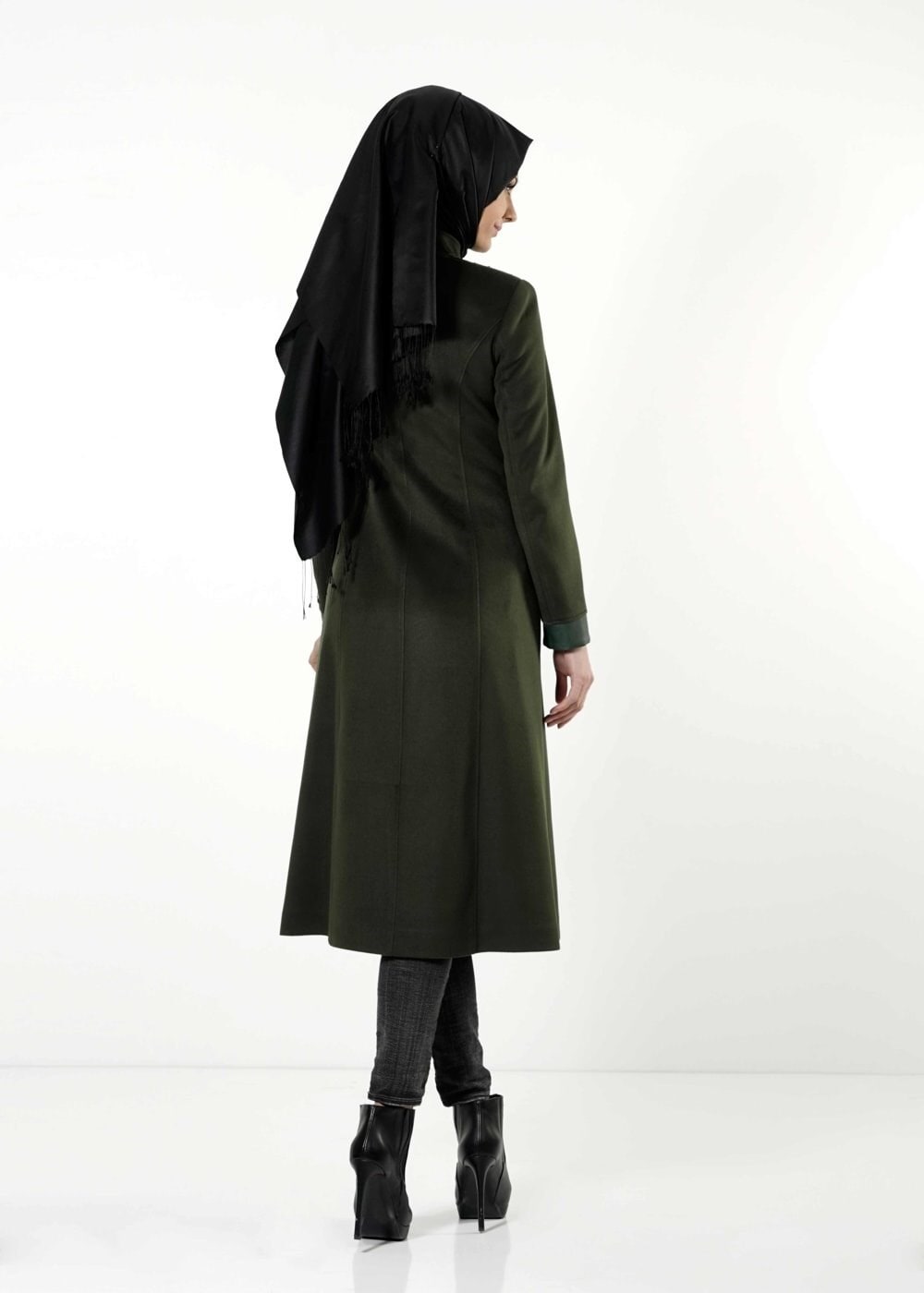 Tesettür giyim YEŞİL DÜĞMELİ KABAN 9427 