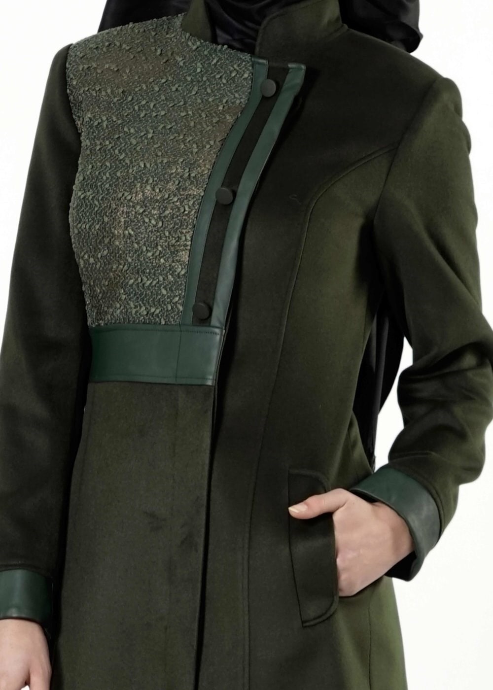 Tesettür giyim YEŞİL DÜĞMELİ KABAN 9427 