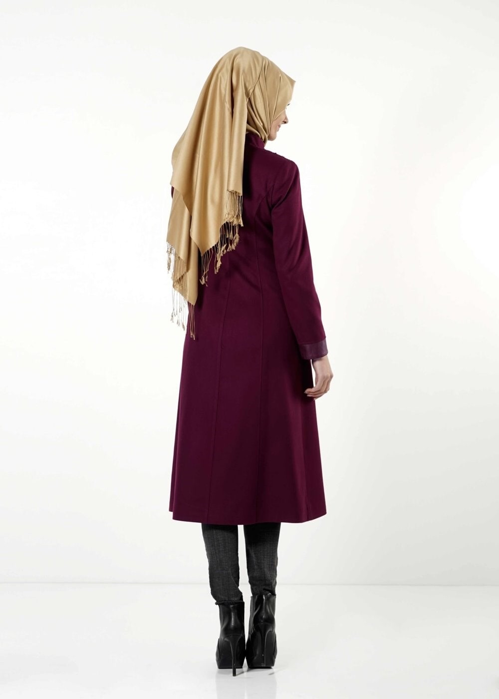 Tesettür giyim MOR DÜĞMELİ KABAN 9427 