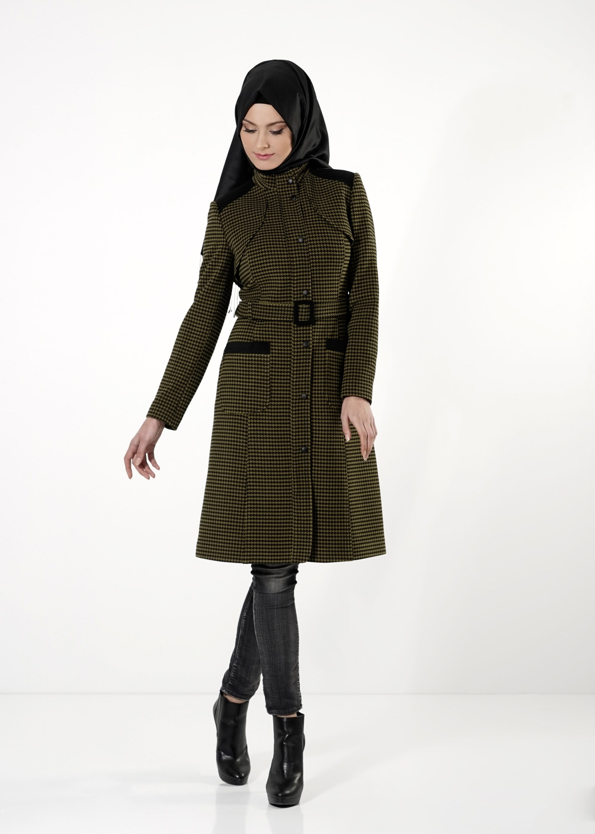 Tesettür giyim SİYAH KAZAYAĞI DESENLİ KABAN 9430 