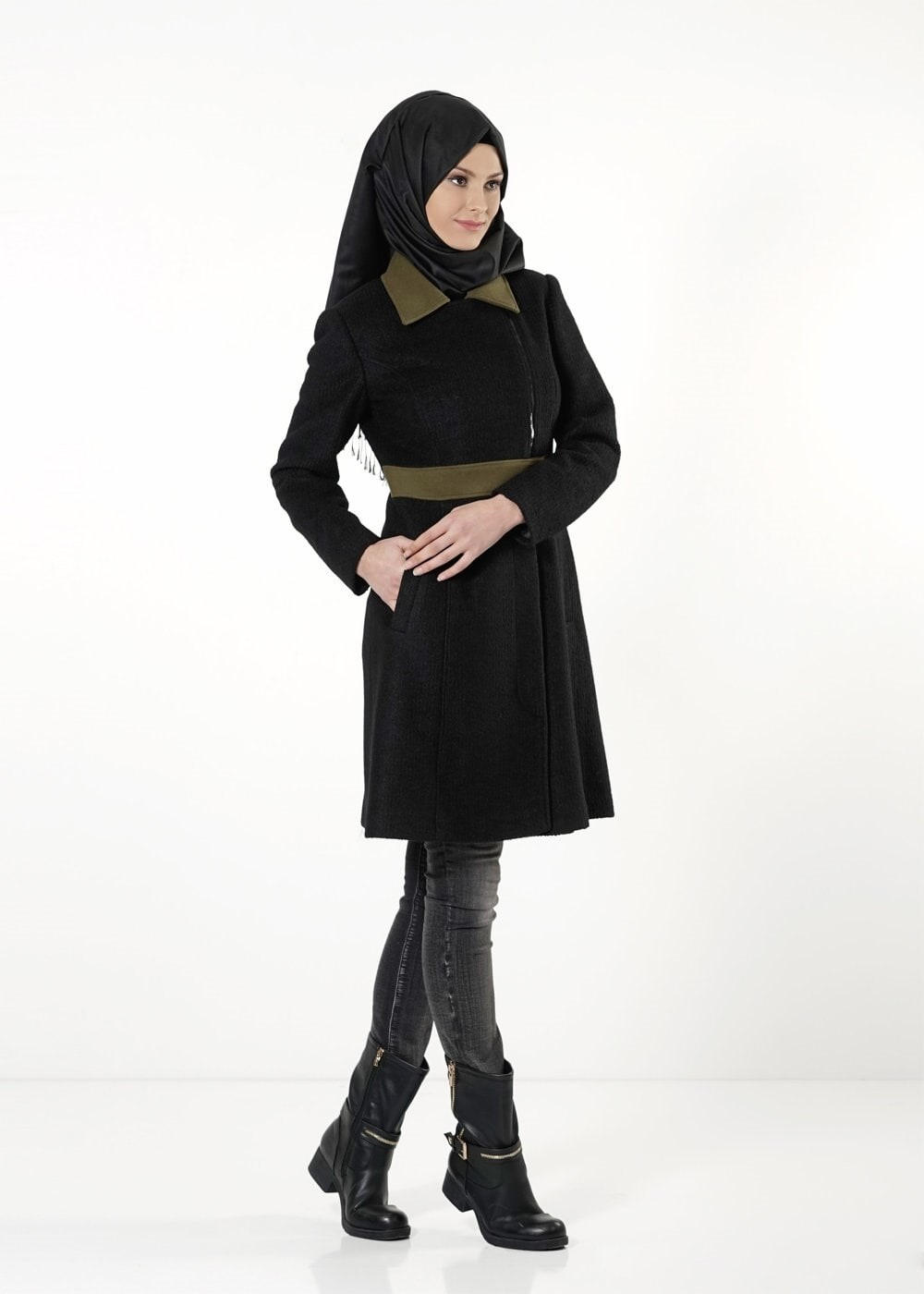 Tesettür giyim SİYAH FERMUARLI KABAN 9435 