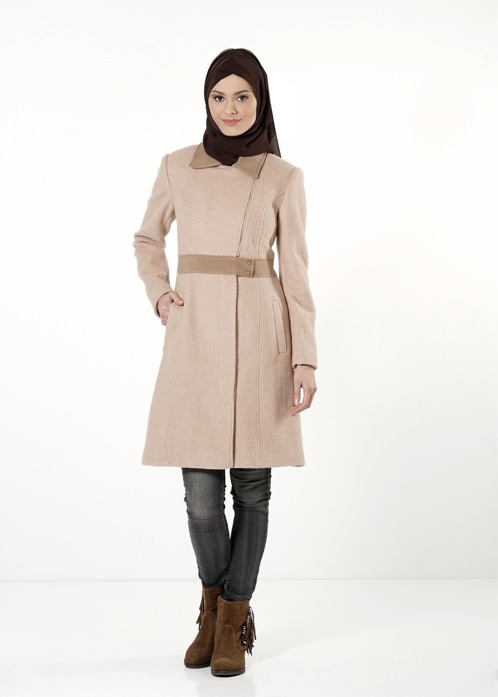 Tesettür giyim BEJ FERMUARLI KABAN 9435 