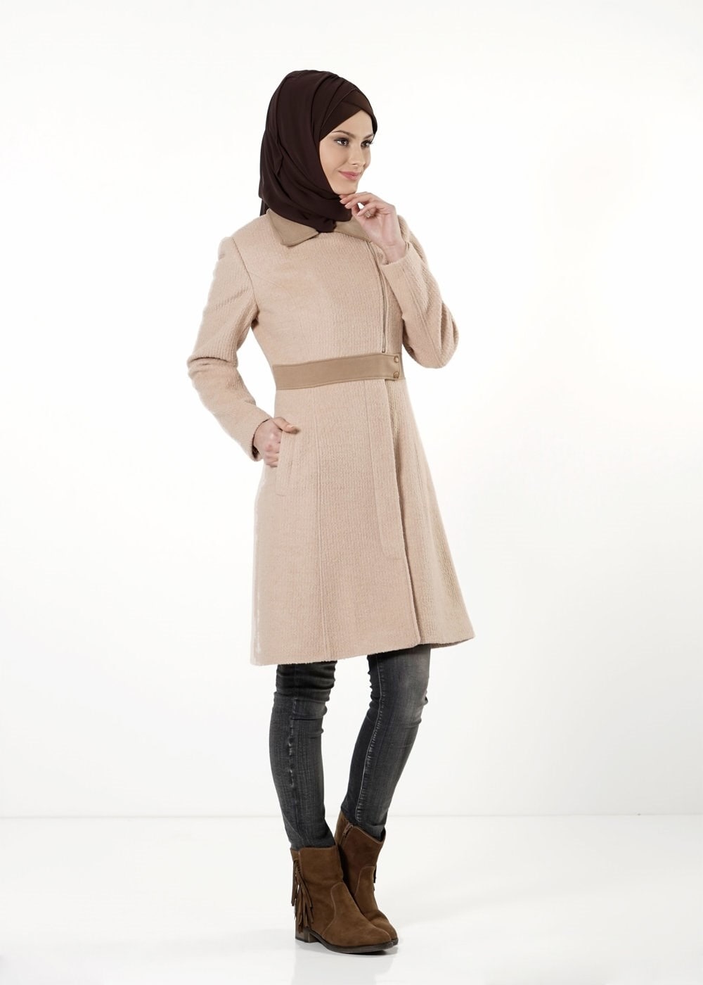 Tesettür giyim BEJ FERMUARLI KABAN 9435 